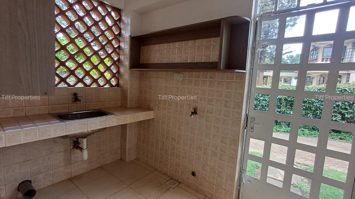 4 Bed Townhouse in Rosslyn - 9