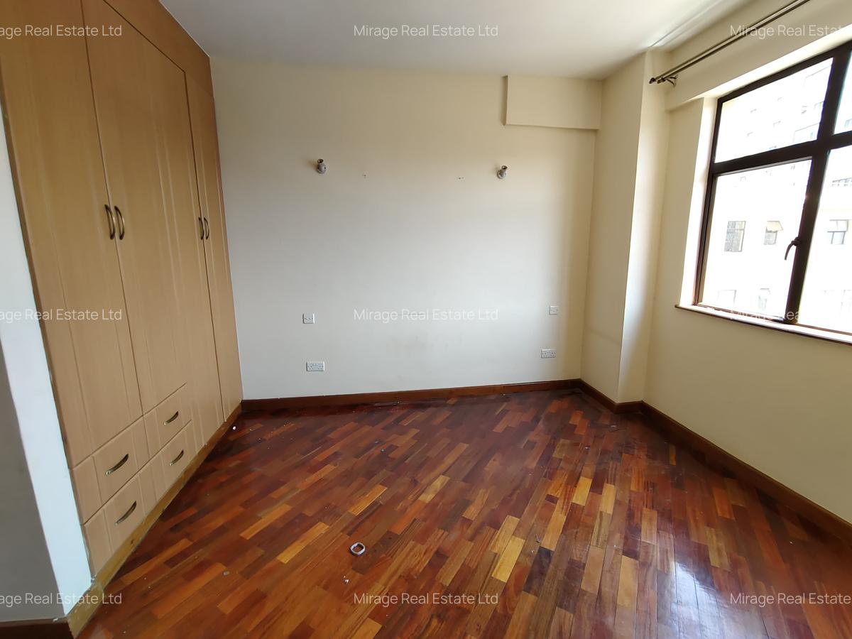 2 Bed Apartment with En Suite in Kilimani - 4