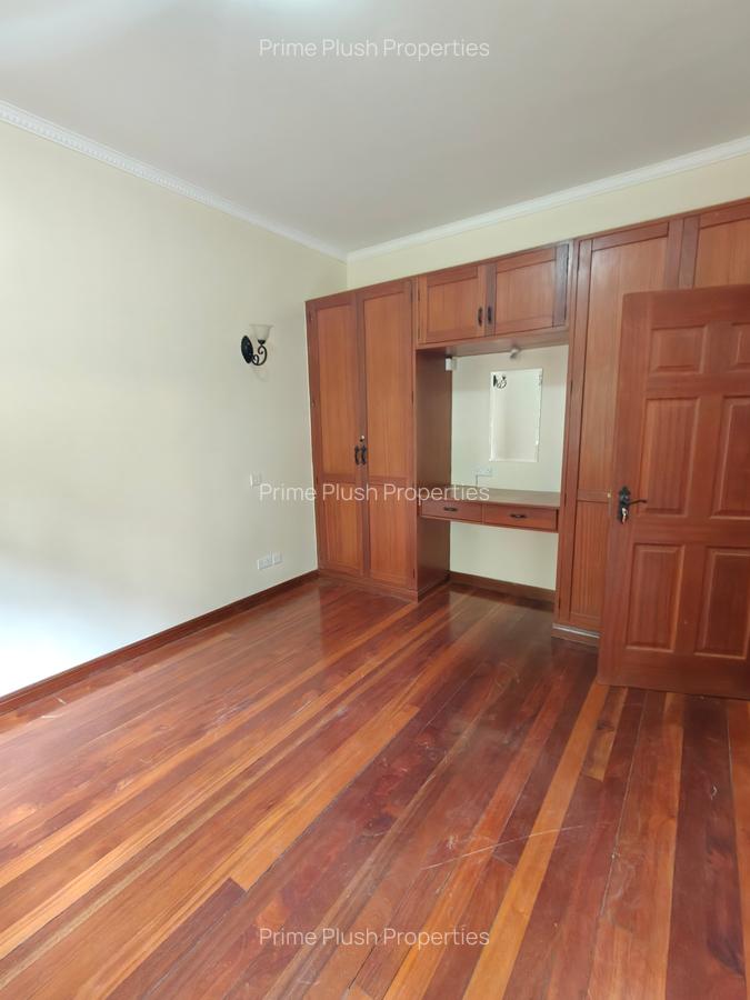 6 Bed House with En Suite in Karen - 4