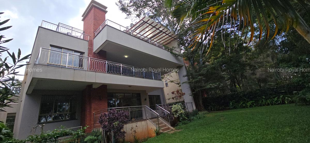 5 Bed Townhouse with En Suite at Lavington Green - 18