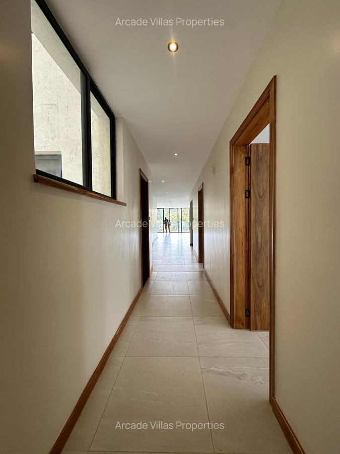 4 Bed Apartment with En Suite in Westlands Area - 15