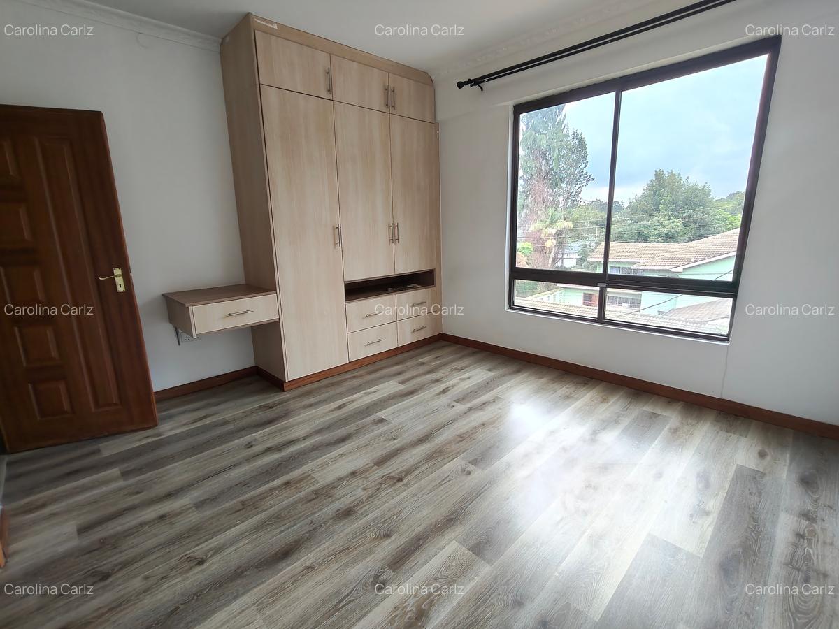 3 Bed Apartment with En Suite at Nyari - 16