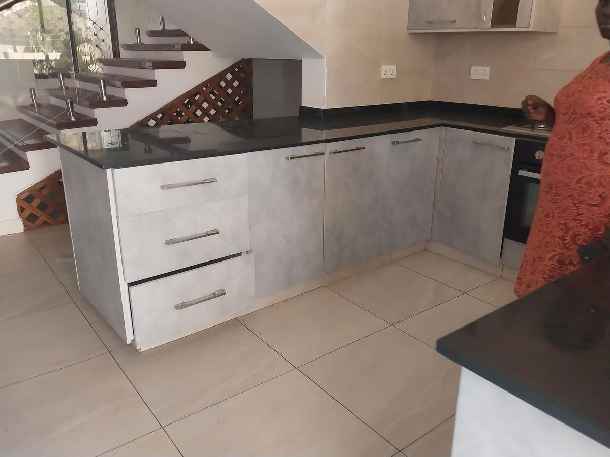 4 Bed Townhouse with En Suite at Nyali - 8