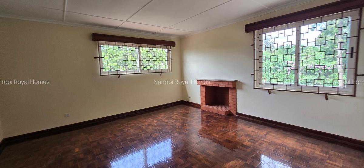 5 Bed Townhouse with En Suite at Lavington - 8