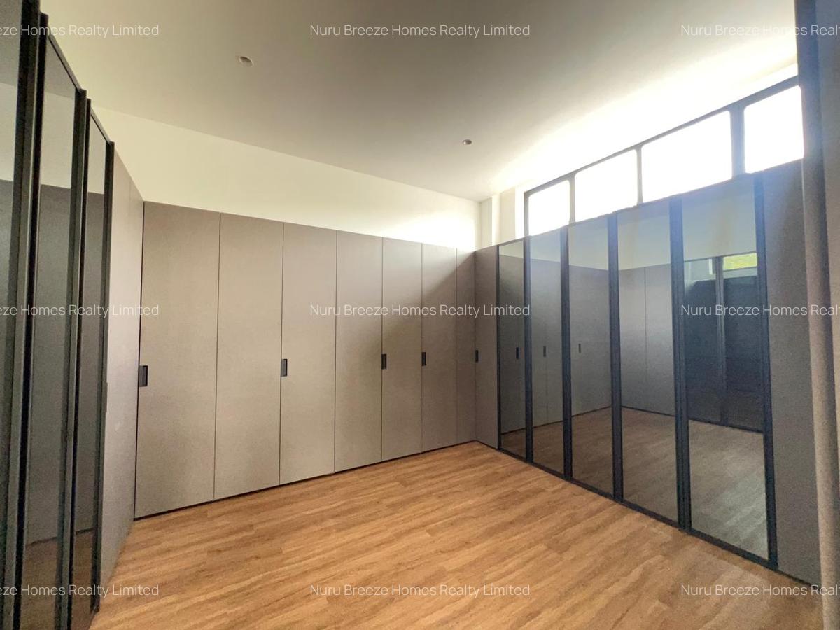 5 Bed House with En Suite in Nyari - 20