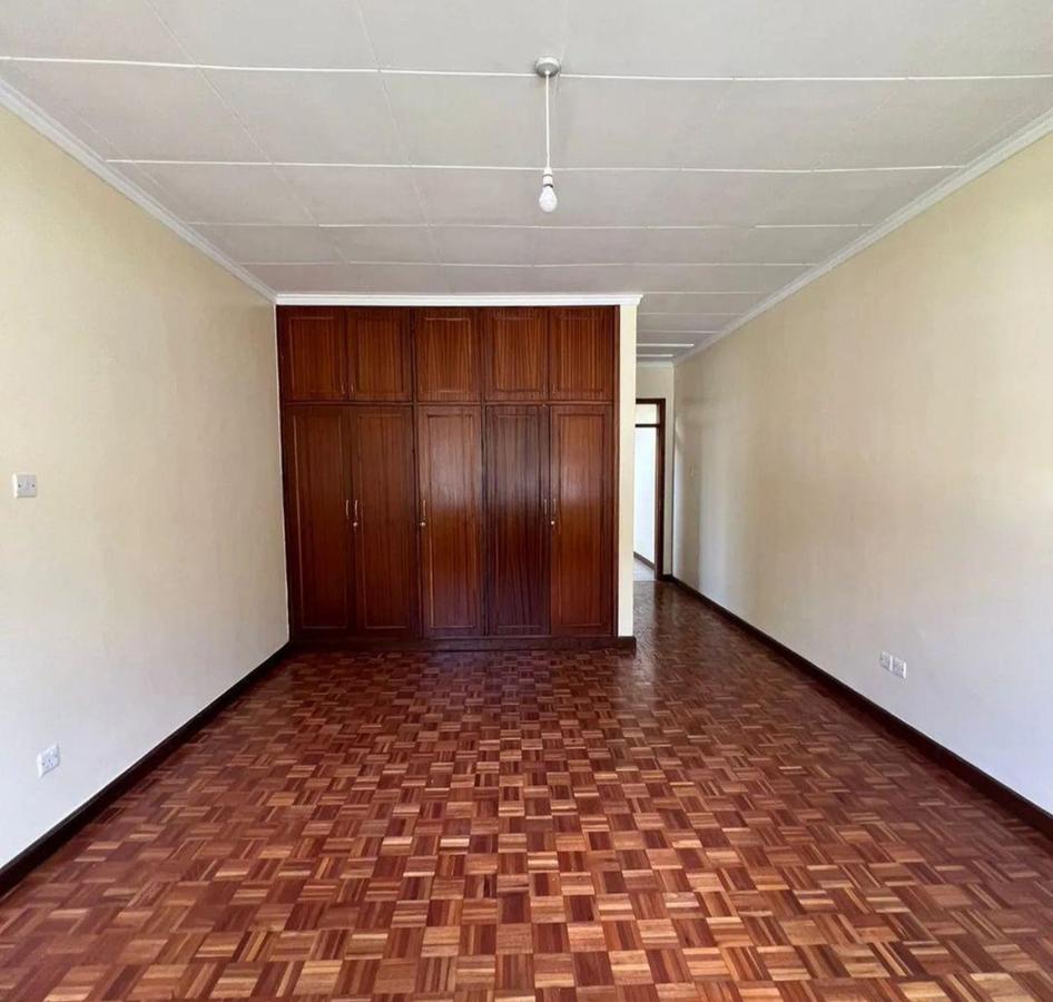 4 Bed Townhouse with En Suite in Lavington - 7