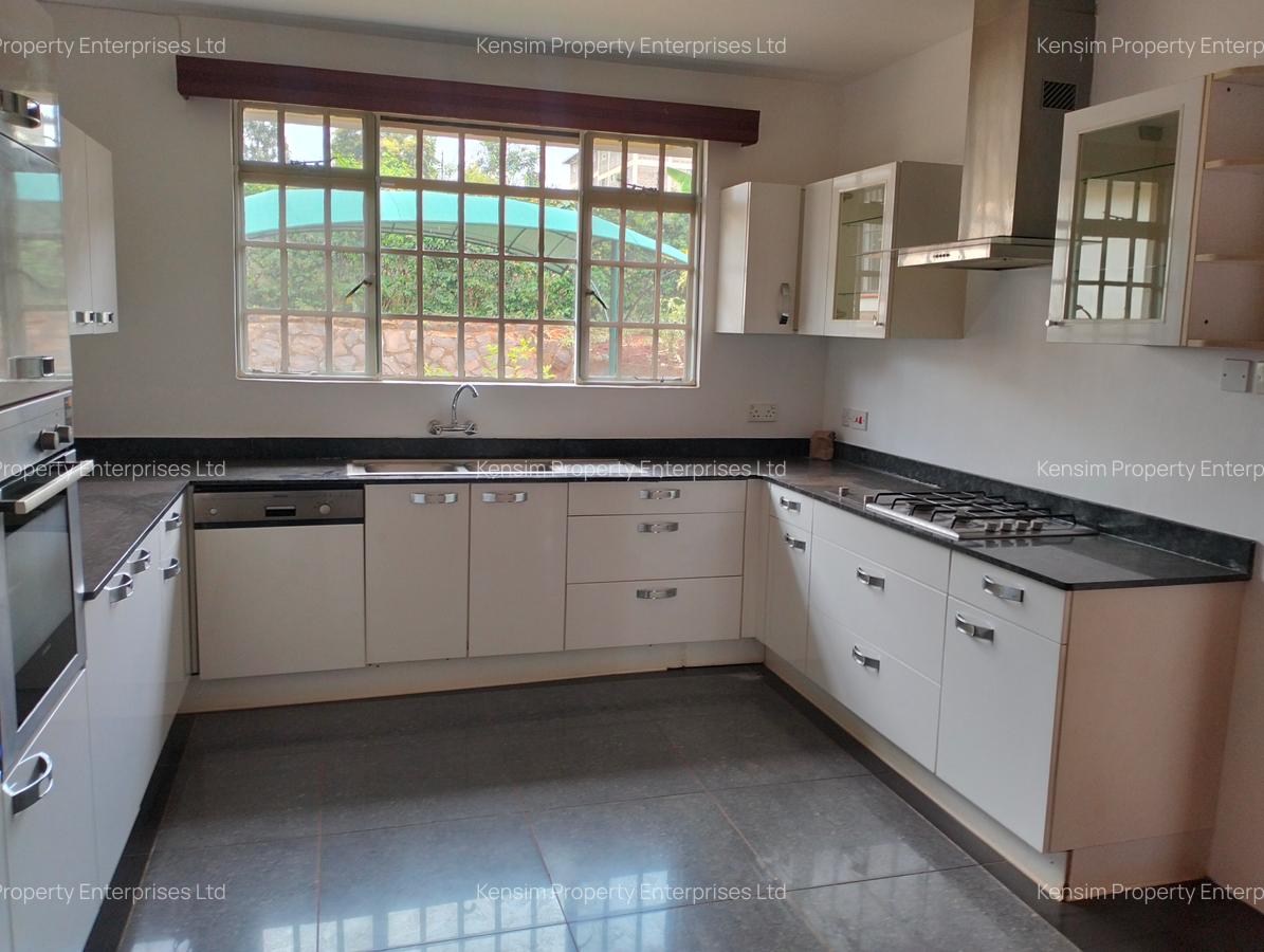 4 Bed Townhouse with En Suite in Nyari - 11
