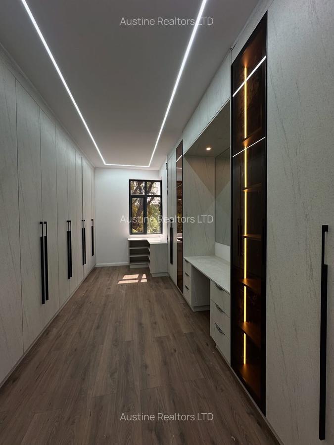 5 Bed Townhouse with En Suite at James Gichuru Road - 18