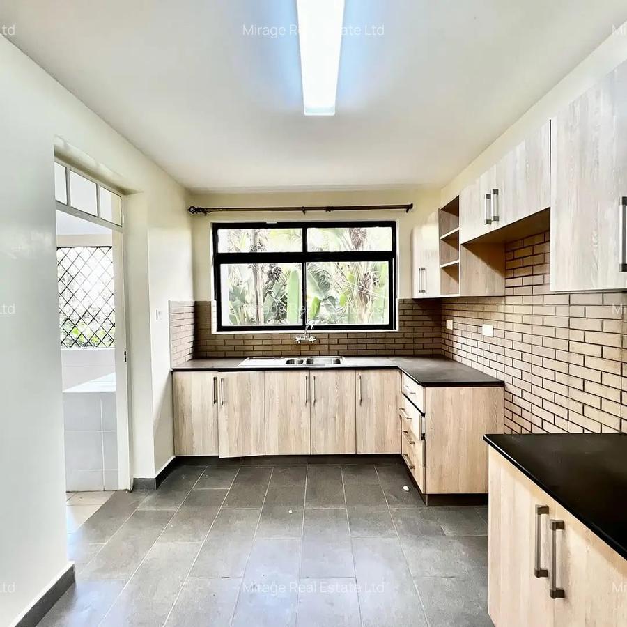 3 Bed Apartment with En Suite in Lavington - 11