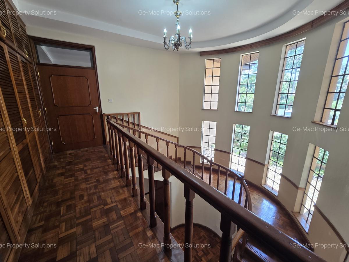 5 Bed House with En Suite in Runda - 9