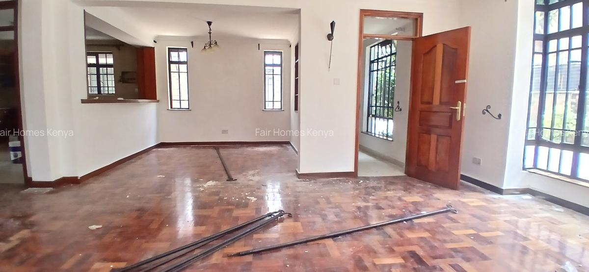 4 Bed Townhouse with En Suite at Valley Arcade - 12