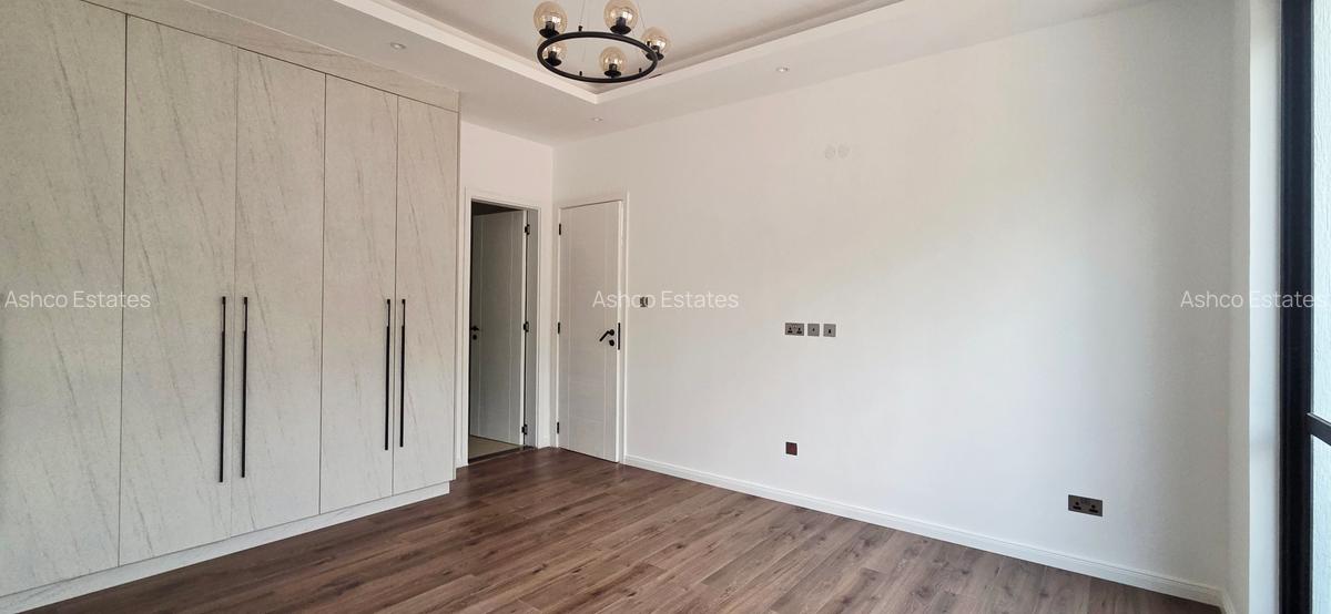 6 Bed Villa with En Suite in Lavington - 16