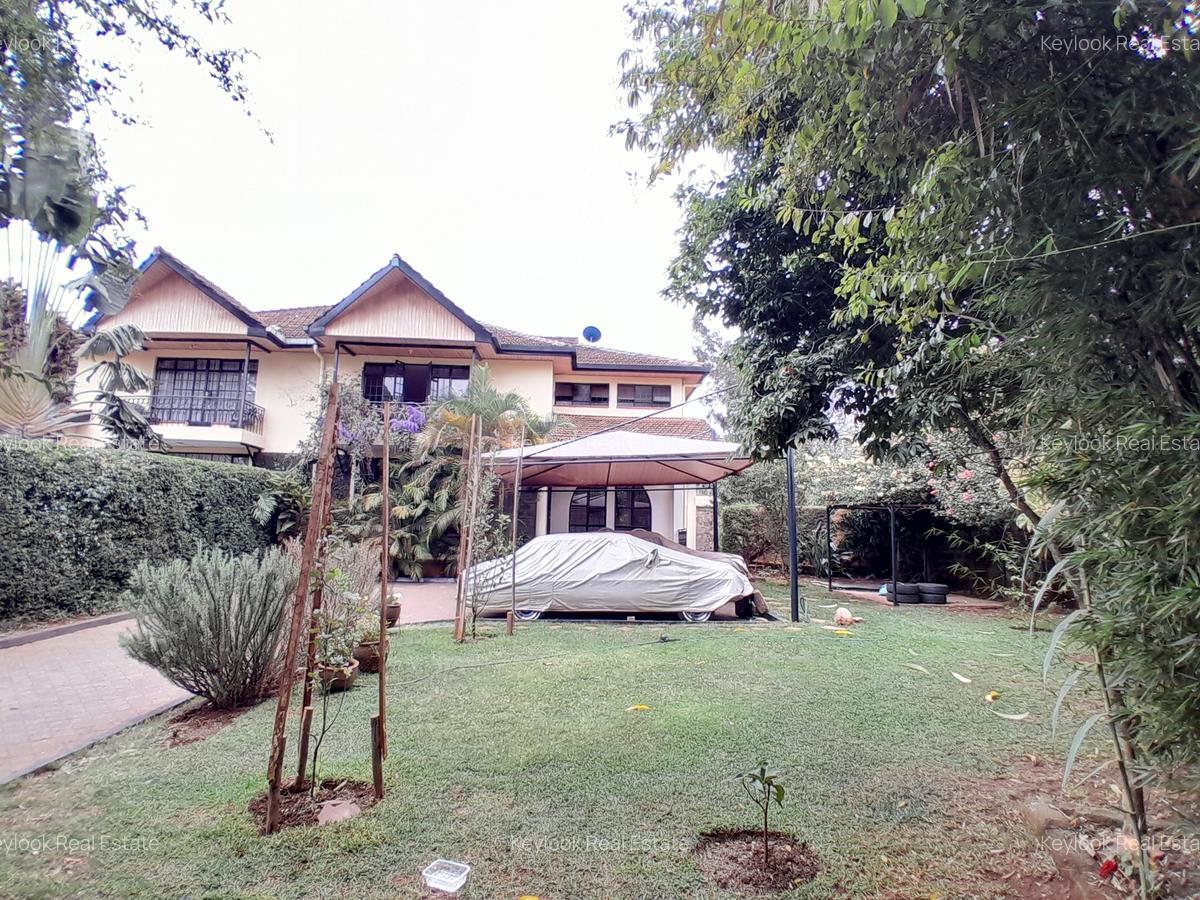 4 Bed Townhouse with En Suite at Lavington - 1