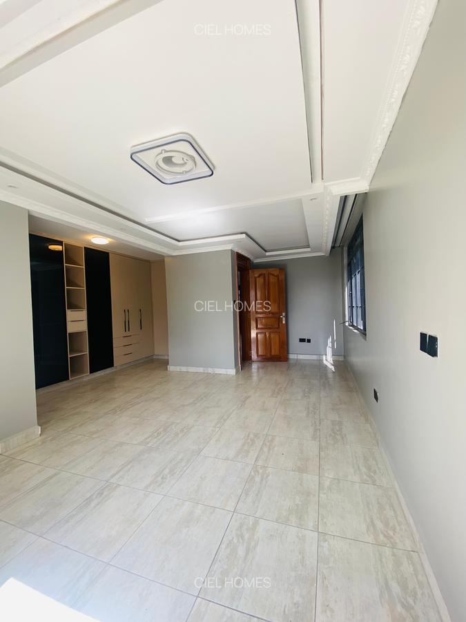 4 Bed Villa with En Suite at Eastern Bypass - 14