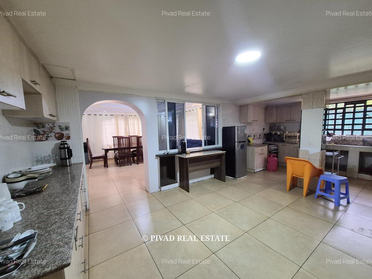 6 Bed House in Garden Estate - 17