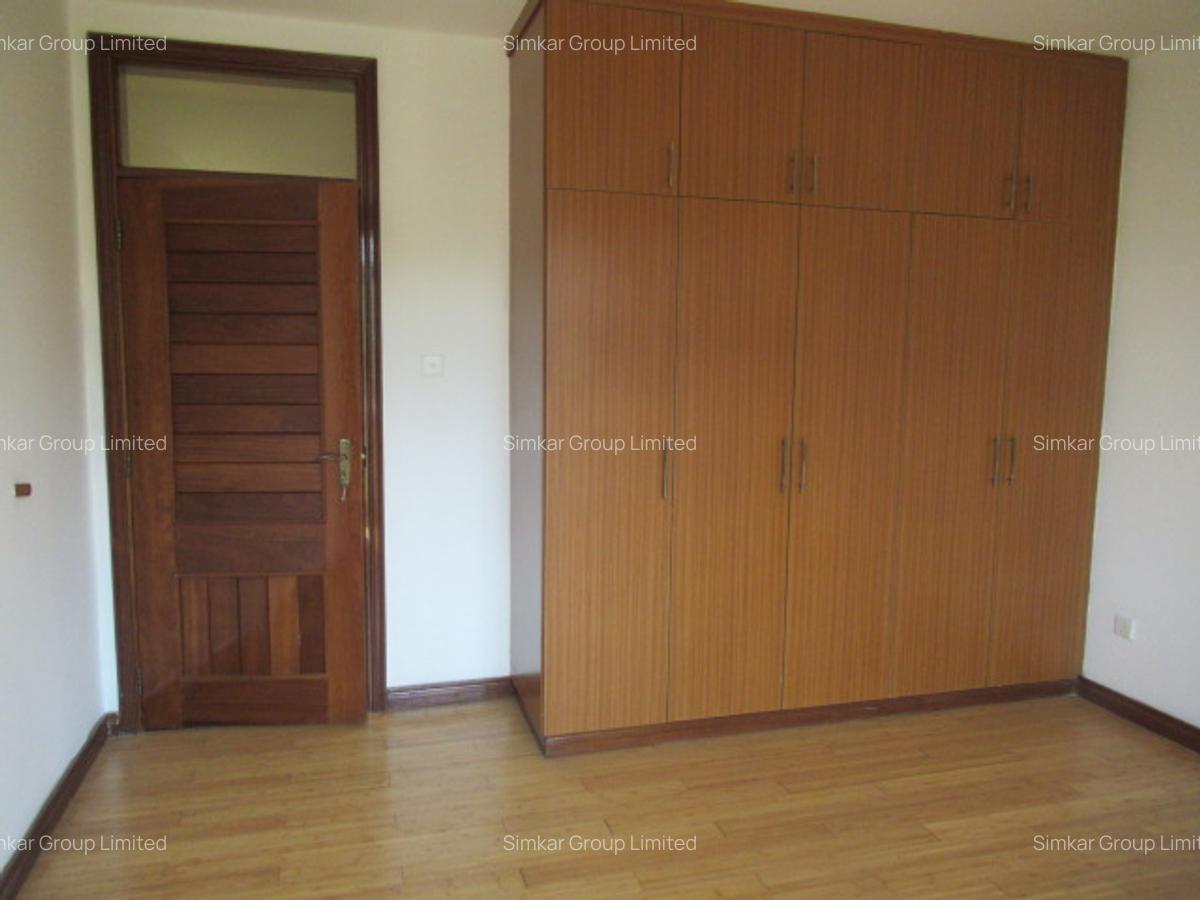 3 Bed Apartment with En Suite at Riverside Drive - 18