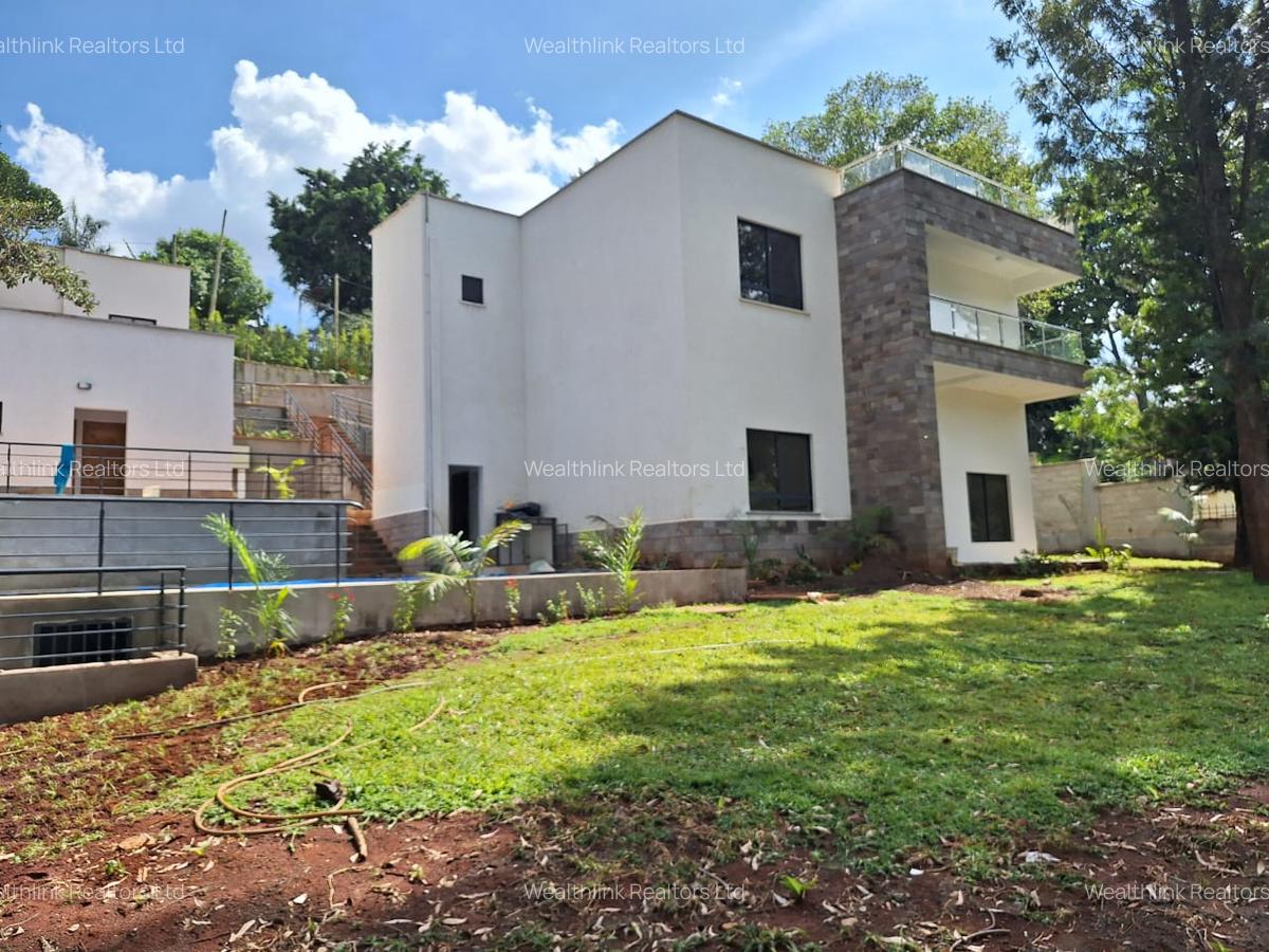 5 Bed Townhouse with En Suite at Loresho - 2