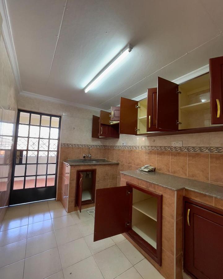 1 Bed Apartment with En Suite at Kilimani - 4