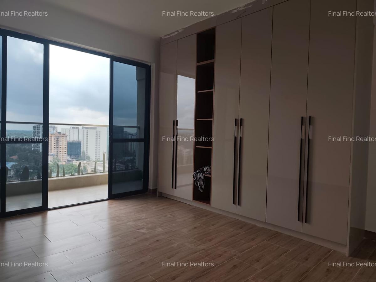 4 Bed Apartment with En Suite in Parklands - 15