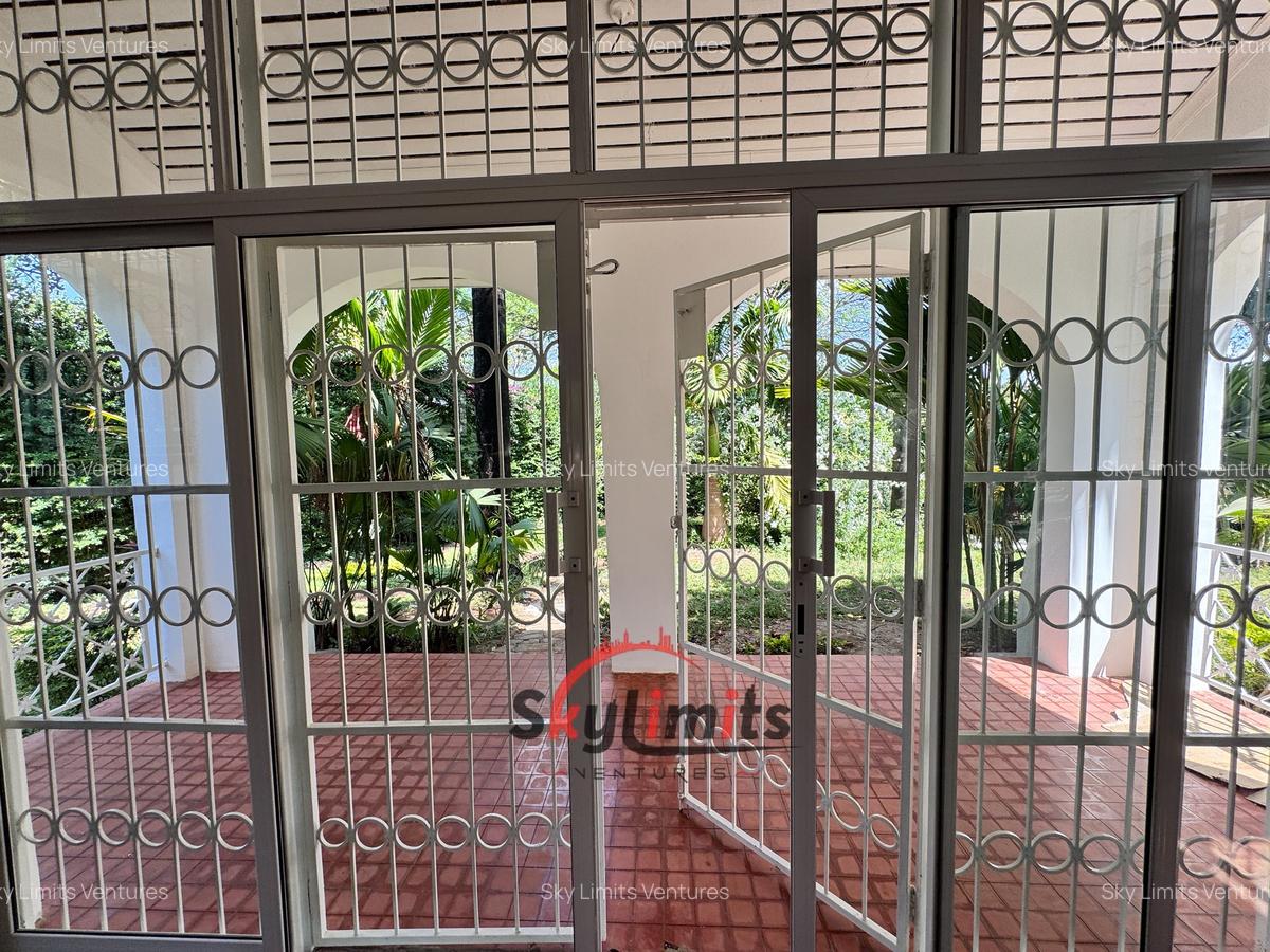 4 Bed House with En Suite at Runda - 10