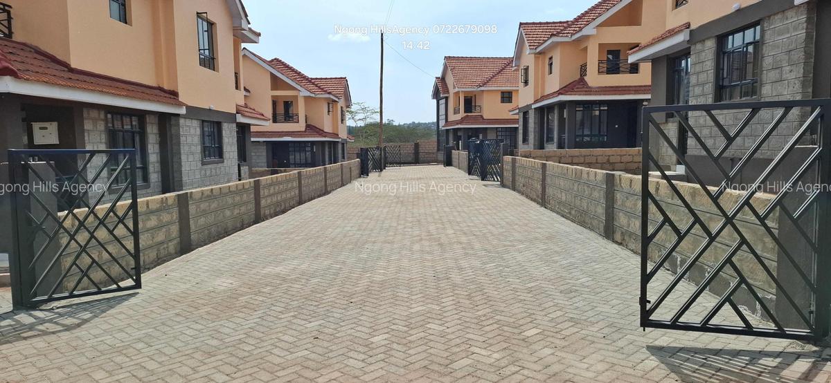 4 Bed Townhouse with En Suite at Rimpa - 2