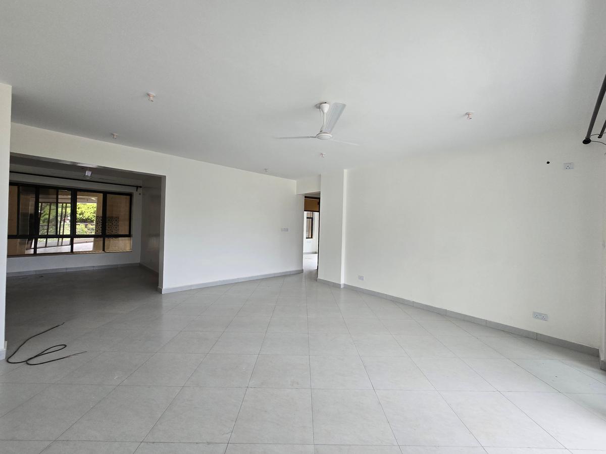 4 Bed Apartment with En Suite in Nyali Area - 18