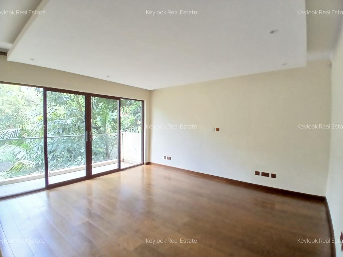 5 Bed Townhouse with En Suite at Lavington Green - 13