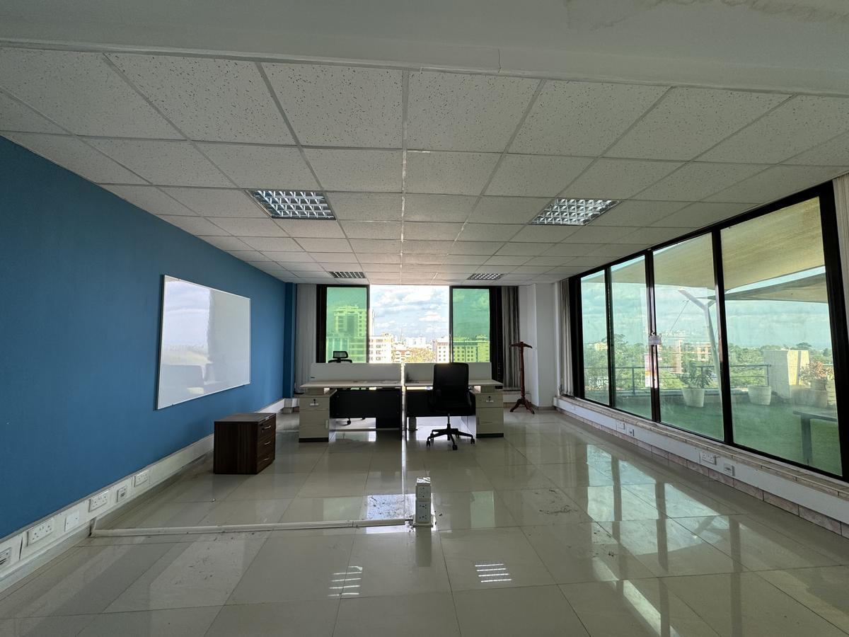 Furnished 2,600 ft² Office with Service Charge Included in Kilimani - 16