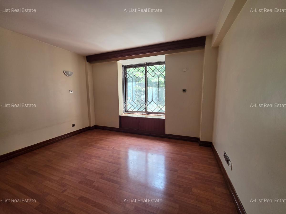 4 Bed Apartment with En Suite at Brookside Drive - 5