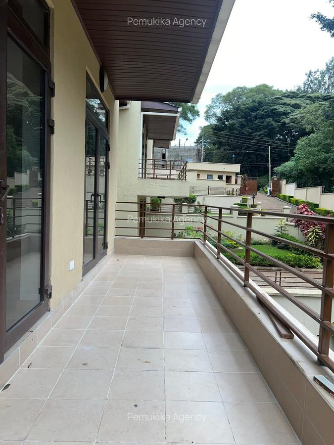 5 Bed Townhouse with En Suite in Lavington - 13