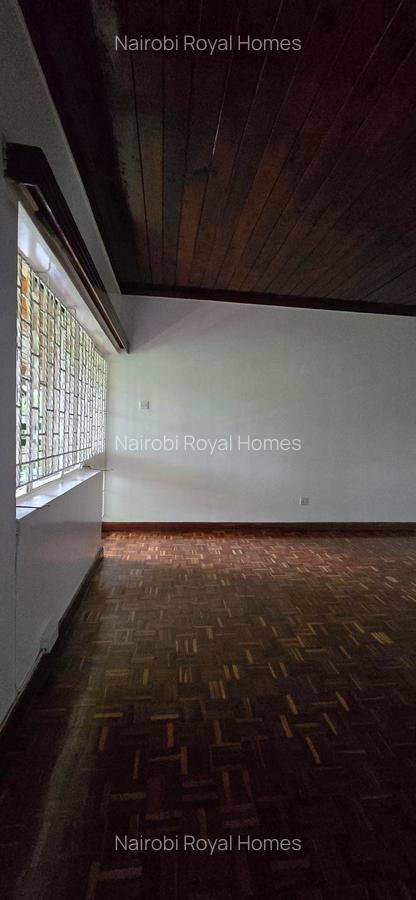 4 Bed House with En Suite at Lavington - 13