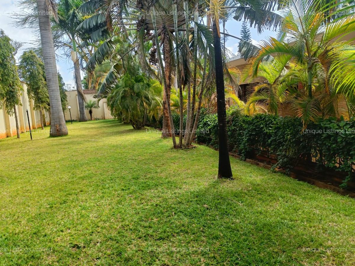 2 Bed Villa with En Suite in Hill View - 3