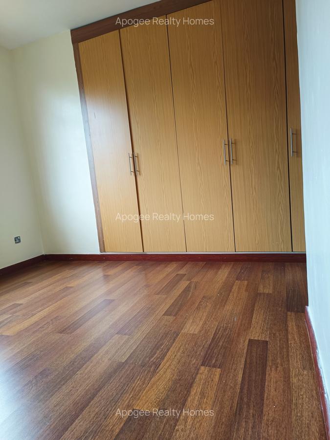 2 Bed Apartment with En Suite at Fourways Junction Estate - 17