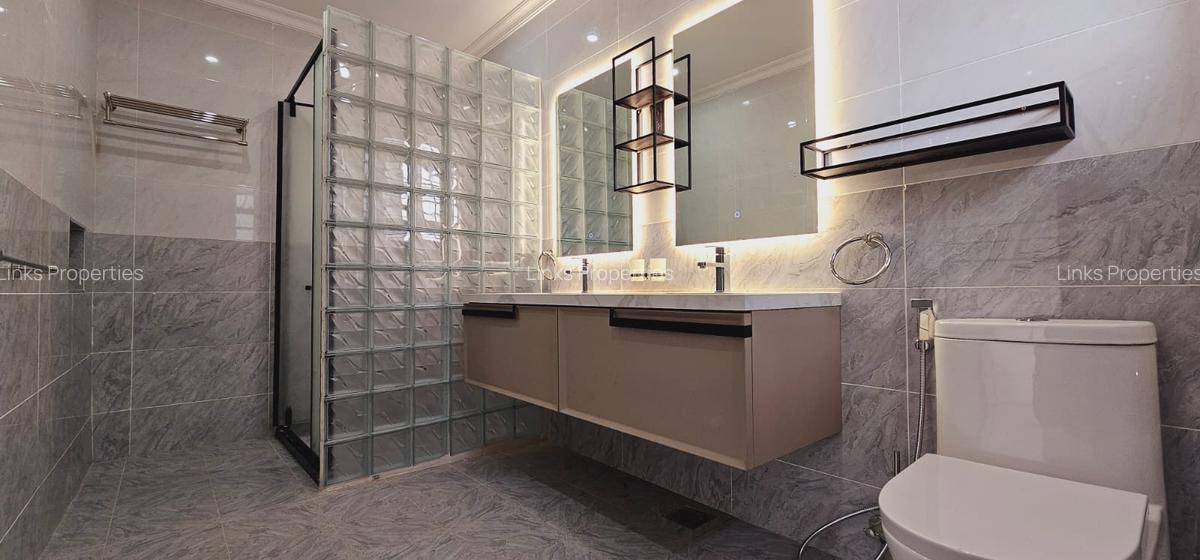 5 Bed Townhouse with En Suite at Kerarapon Road - 2