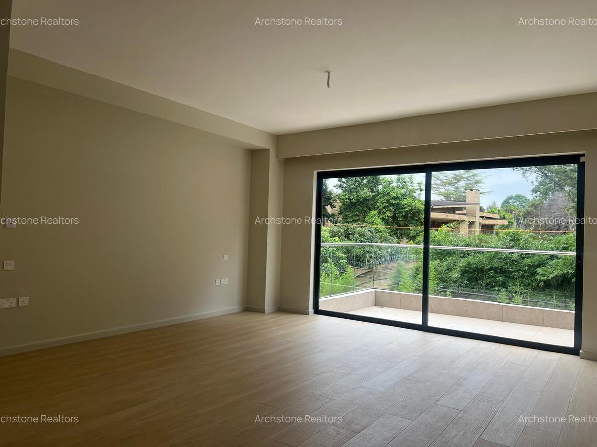 5 Bed Townhouse with En Suite in Kyuna - 9