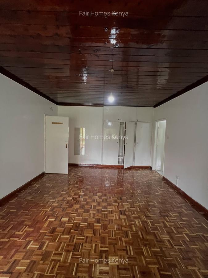 5 Bed Townhouse with En Suite at Manyani East - 14