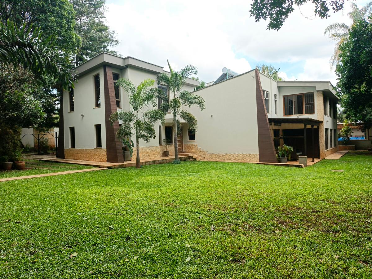 6 Bed House with En Suite in Kyuna - 17