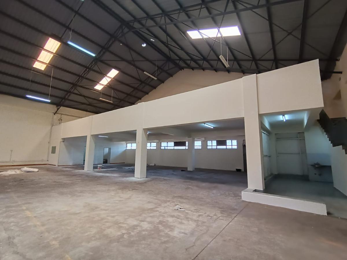 8,700 ft² Warehouse with Parking in Ruaraka - 2