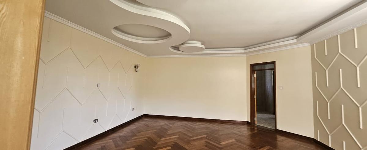 6 Bed House with En Suite in Runda - 16