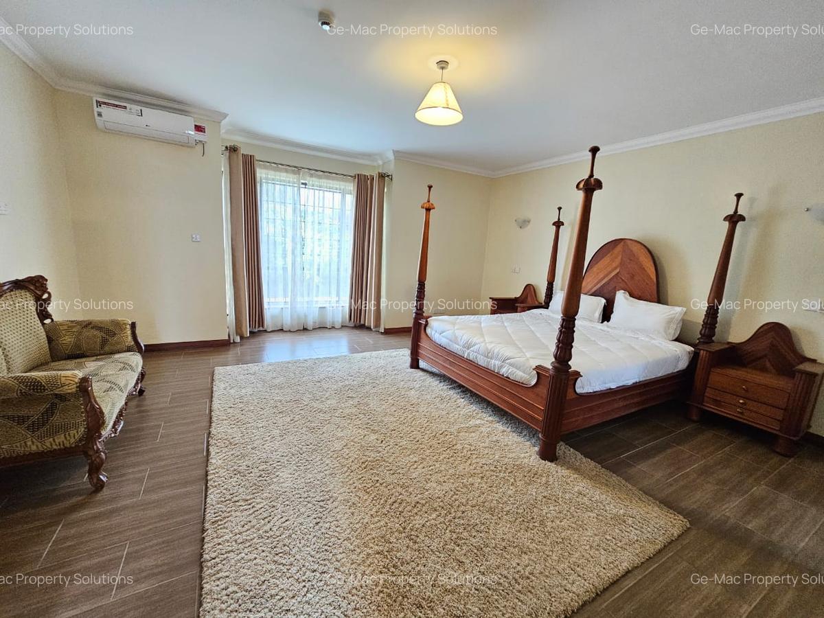 5 Bed House with En Suite in Runda - 18