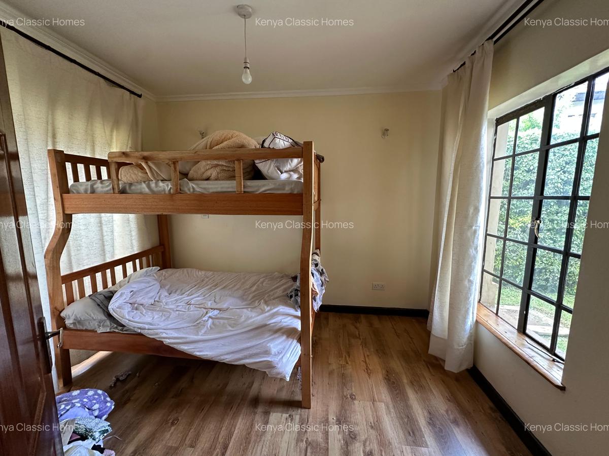 4 Bed House with En Suite at Redhill - 14