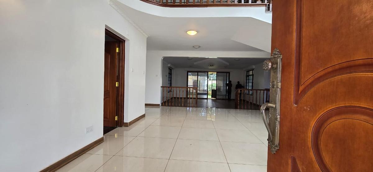 5 Bed House with En Suite in Runda - 13
