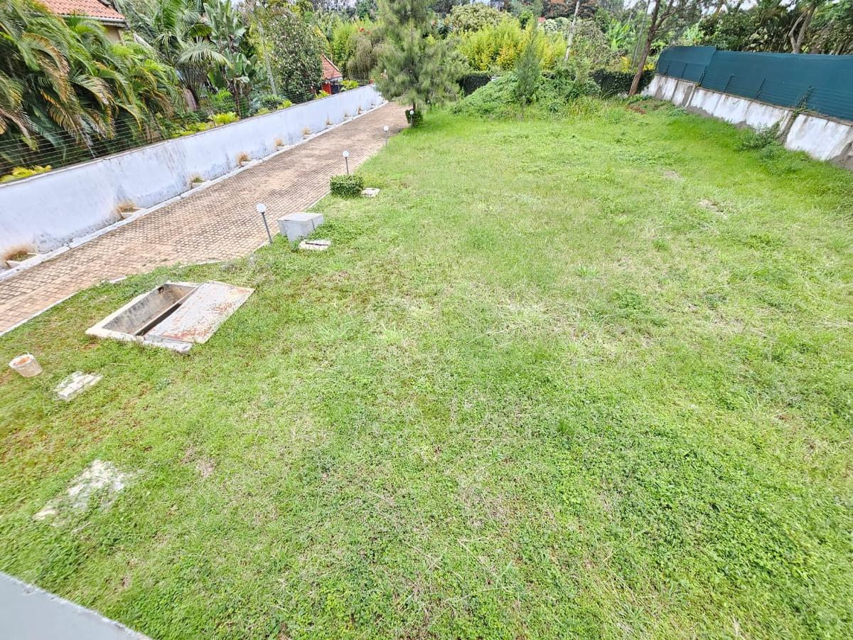6 Bed House with En Suite in Runda - 3