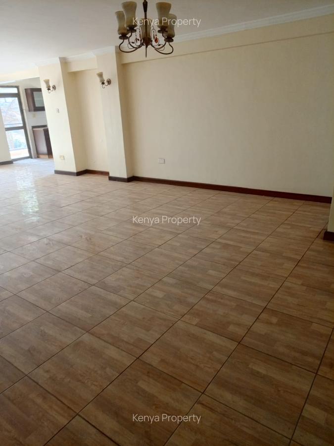 4 Bed Apartment with En Suite at Woodavenue - 14