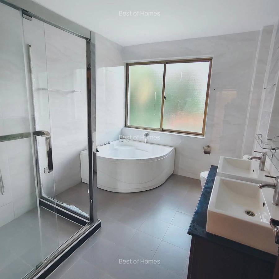 5 Bed Townhouse with En Suite at Chalbi - 7