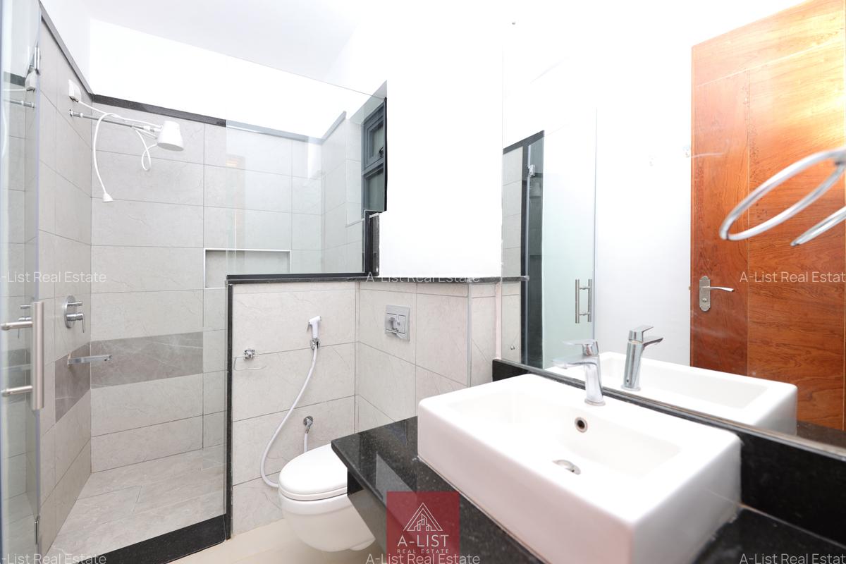 2 Bed Apartment with En Suite at Lantana Road - 4