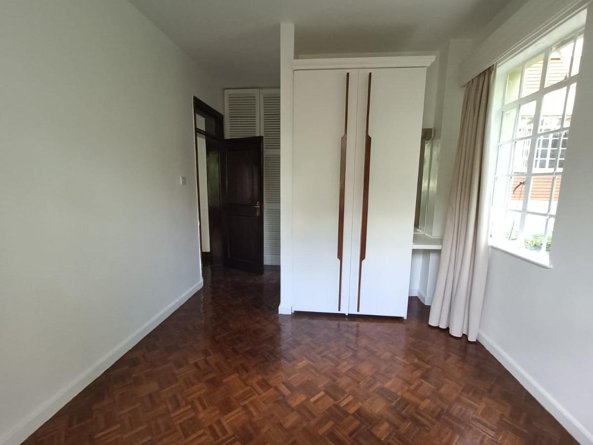 4 Bed Apartment with En Suite in Muthaiga - 13