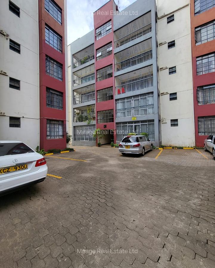 2 Bed Apartment with En Suite in Lavington - 1