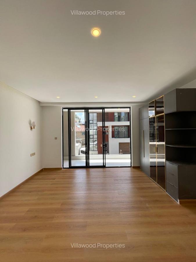 5 Bed Villa with En Suite in Lavington - 8