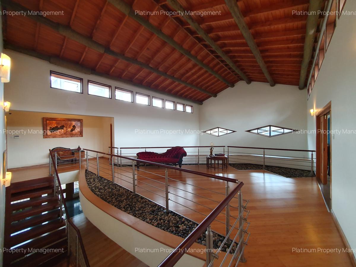 5 Bed Villa with En Suite in Kyuna - 14